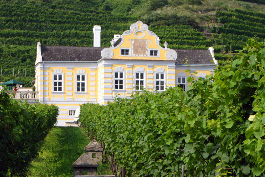 Das barocke Kellerschlössel als Wahrzeichen der Domände Wachau