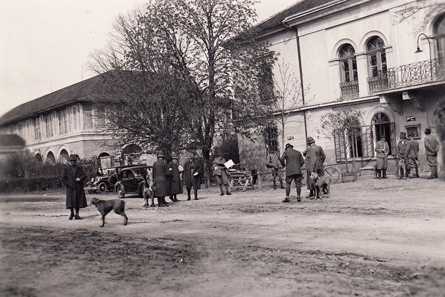 Historisches Bilder der Reitschule und Taverne