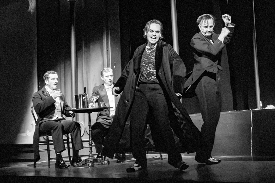 Die Fledermaus, Ensemble © Lalo Jodlbauer Die Fledermaus, Ensemble © Lalo Jodlbauer