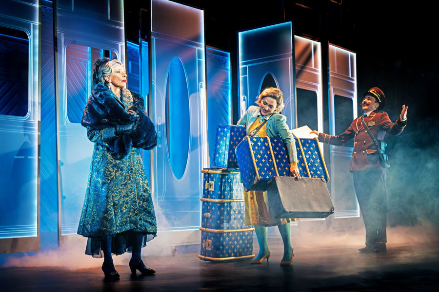 Sylvia Moss (Prinzessin Dragomiroff), Glenna Weber (Greta Ohlsson), Johannes Huth (Schaffner) 