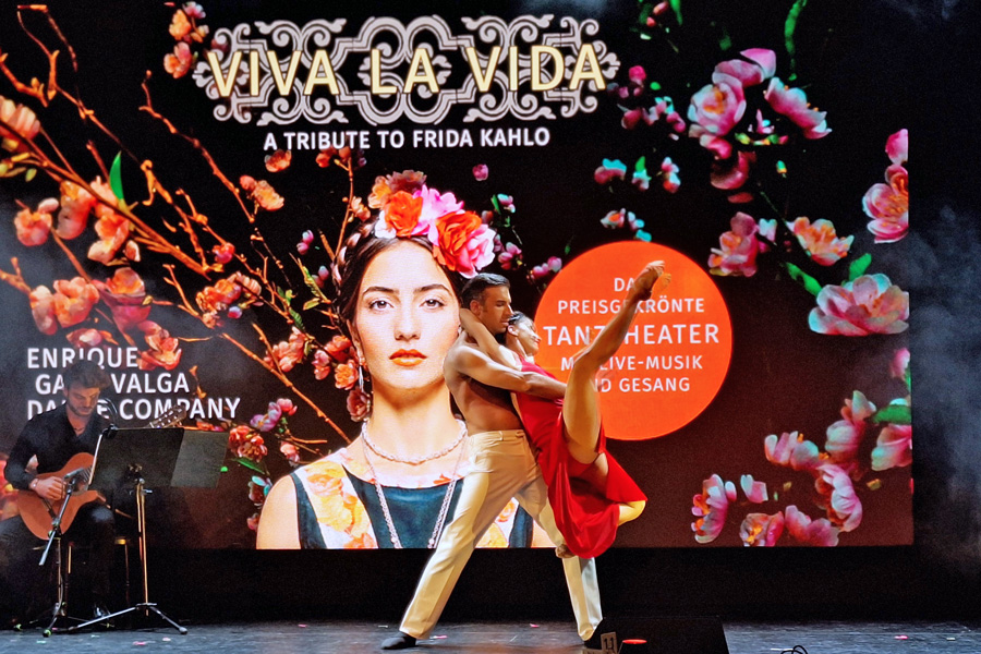 Tanzpaar auf der Bühne des Vindobona Tanzpaar auf der Bühne des Vindobona