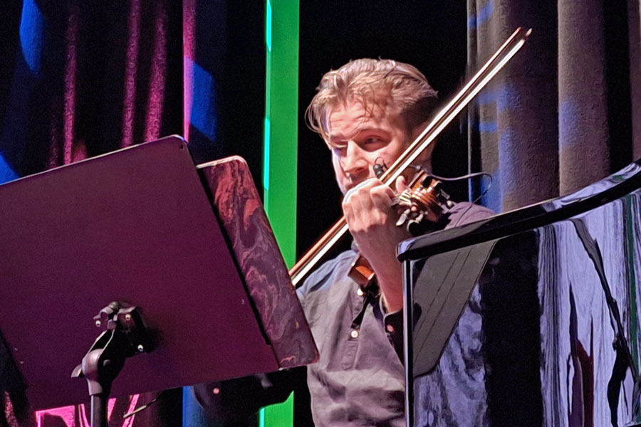 Paul Kropfitsch an der Violine 