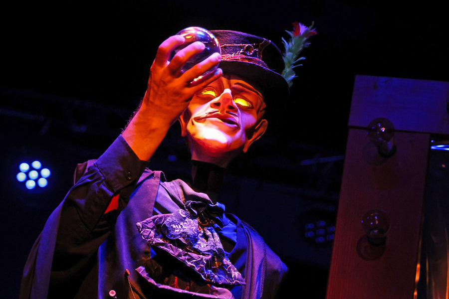 Circus Archetypus, der Zauberer © Barbara Pálffy