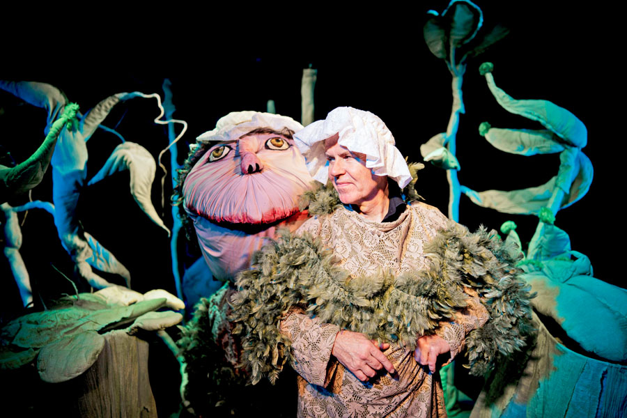 Christoph Bochdansky mit der Großmutter © Gregor Grkinic