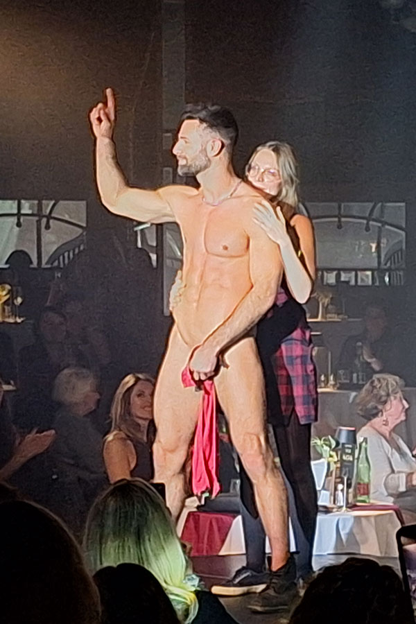 Sixx Paxx beim Körperkontakt mit den Fans