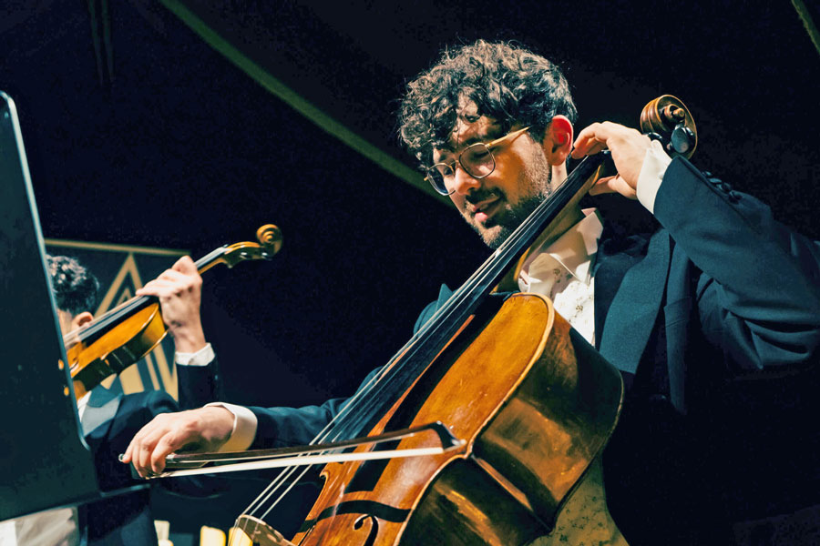 Mislav Brajković, ein Virtuose am Cello © Mirage Mislav Brajković, ein Virtuose am Cello © Mirage