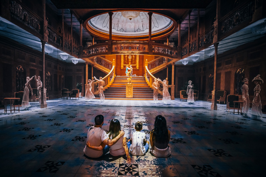 3-D-Filmprojektion im immersiven Showroom © MAD 3-D-Filmprojektion im immersiven Showroom © MAD