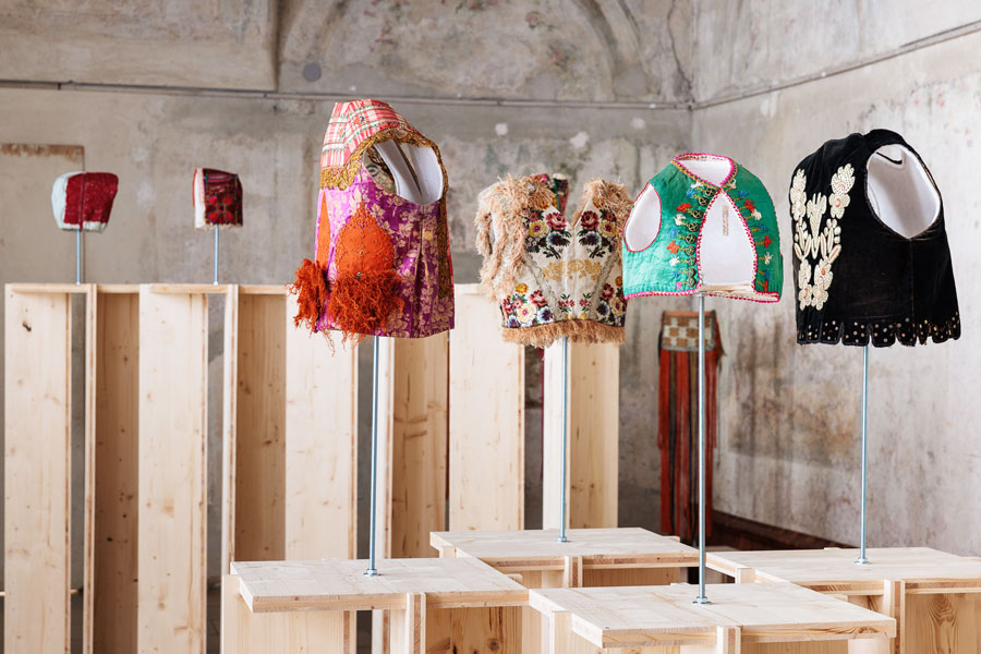 Textile Transfers, Ausstellungsansicht,  Foto: Manuel Lopez Carreon, kunst-dokumentation.com
