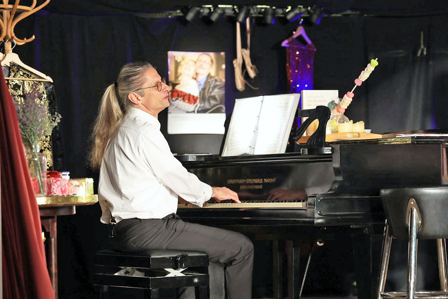 Frizz Fischer am Flügel © Rudolf Schar