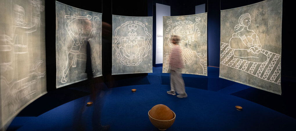 Tabita Rezaire Omu Elu, 2024 Ausstellungsansicht © KHM-Museumsverband, Weltmuseum Wien, 2025 Foto: D