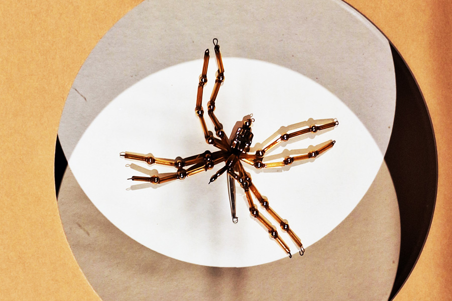 Arachnomania als Motiv für Gablonzer Christbaumschmuck Arachnomania als Motiv für Gablonzer Christbaumschmuck