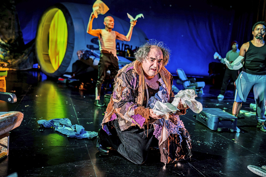 Fleder.Strauss, Szenenfoto © Nadine Melanie Hack Fleder.Strauss, Szenenfoto © Nadine Melanie Hack