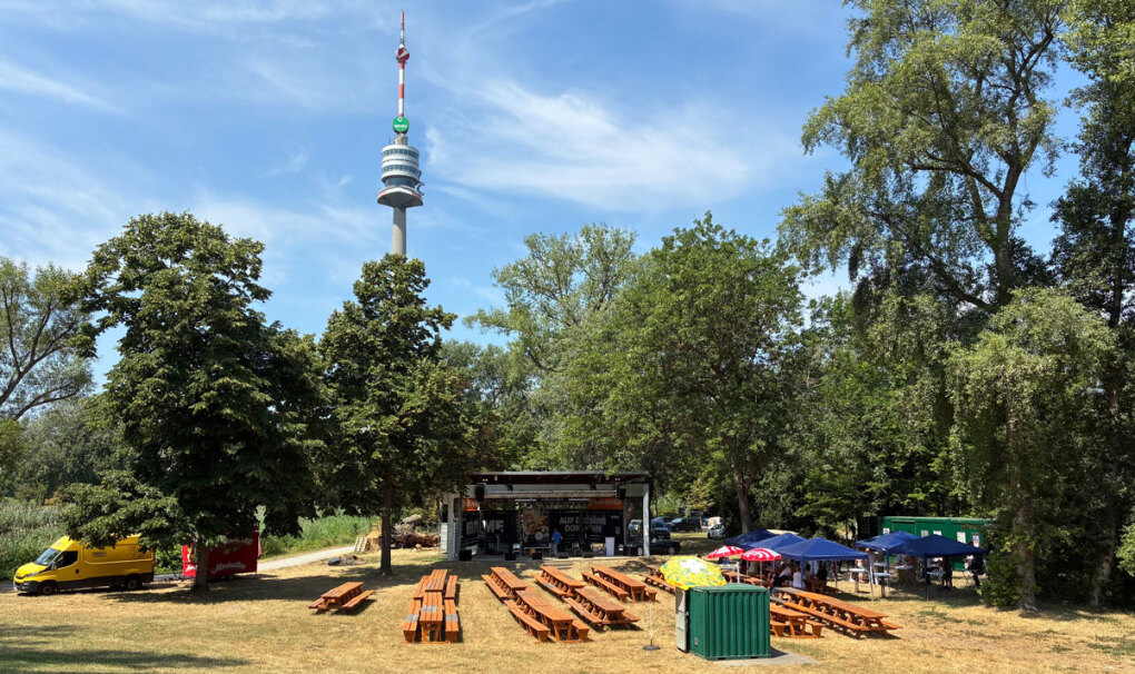 Bühne Donaupark mitten im Grünen